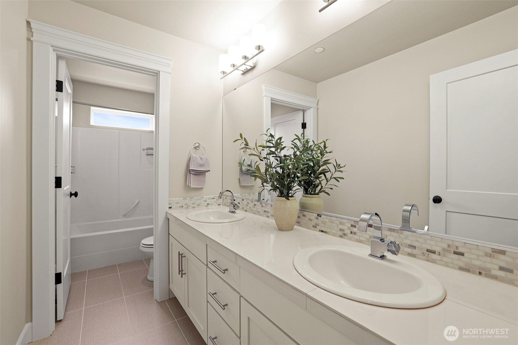 Welcome to this beautifully designed Sagebrook Lane home in Bothell Ca – image 24