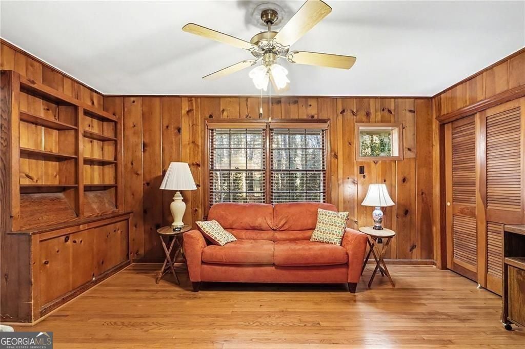 Classic four bedroom ranch in the Lakeside High School district. Step – image 11