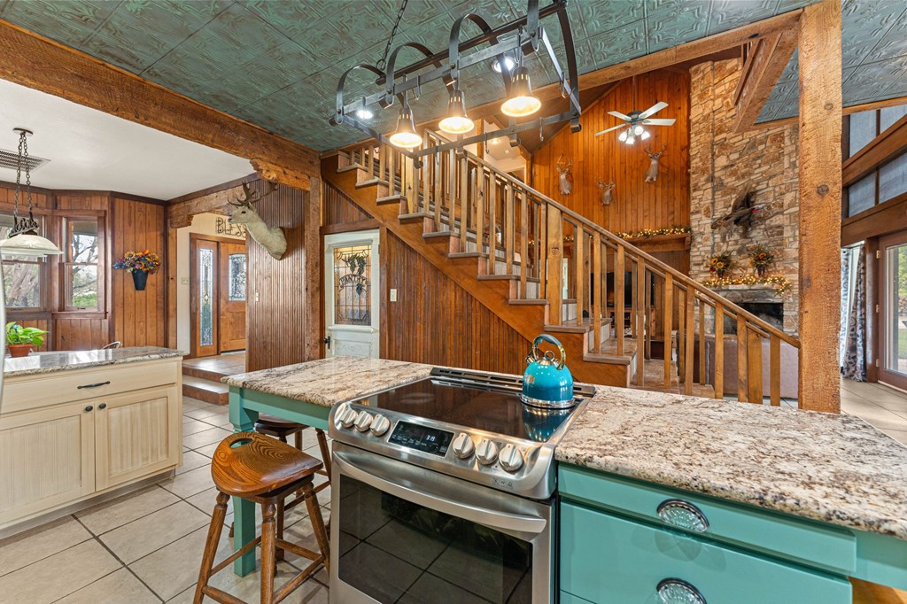 Unrestricted 3-acre property designed with homesteading & self-suffici – image 36