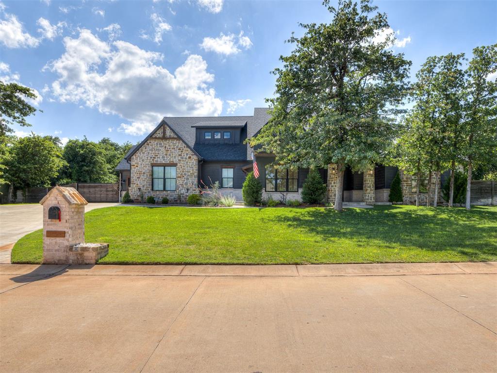 Amid the wooded charm of Arcadia, 12925 Broken Arrow offers a perfect – image 2