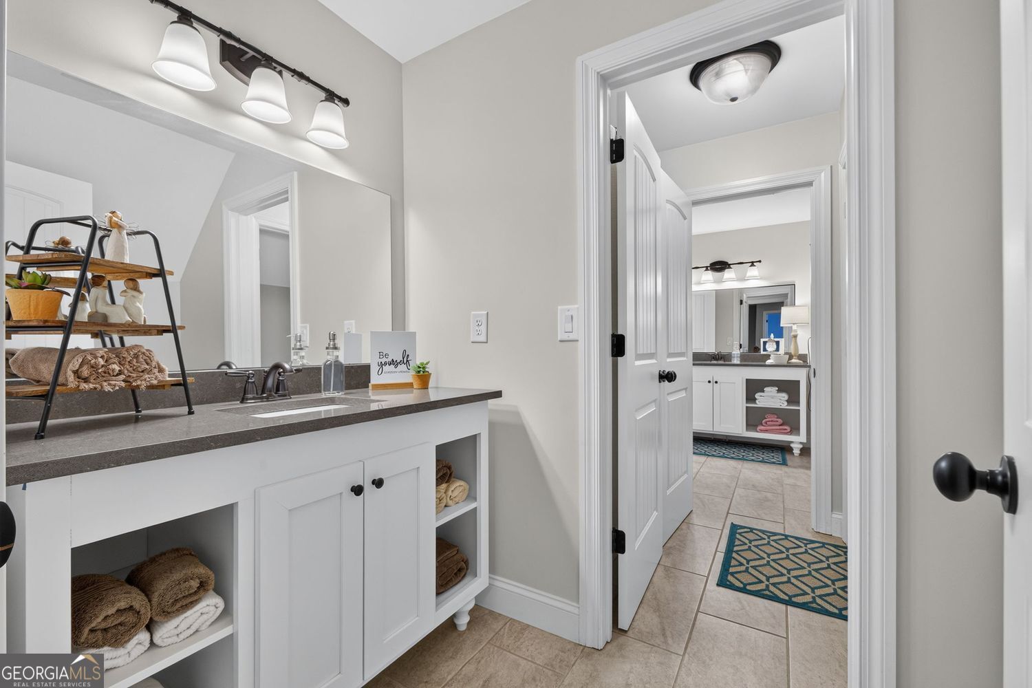 Incredible custom home with tons of bells and whistles in sought after – image 48