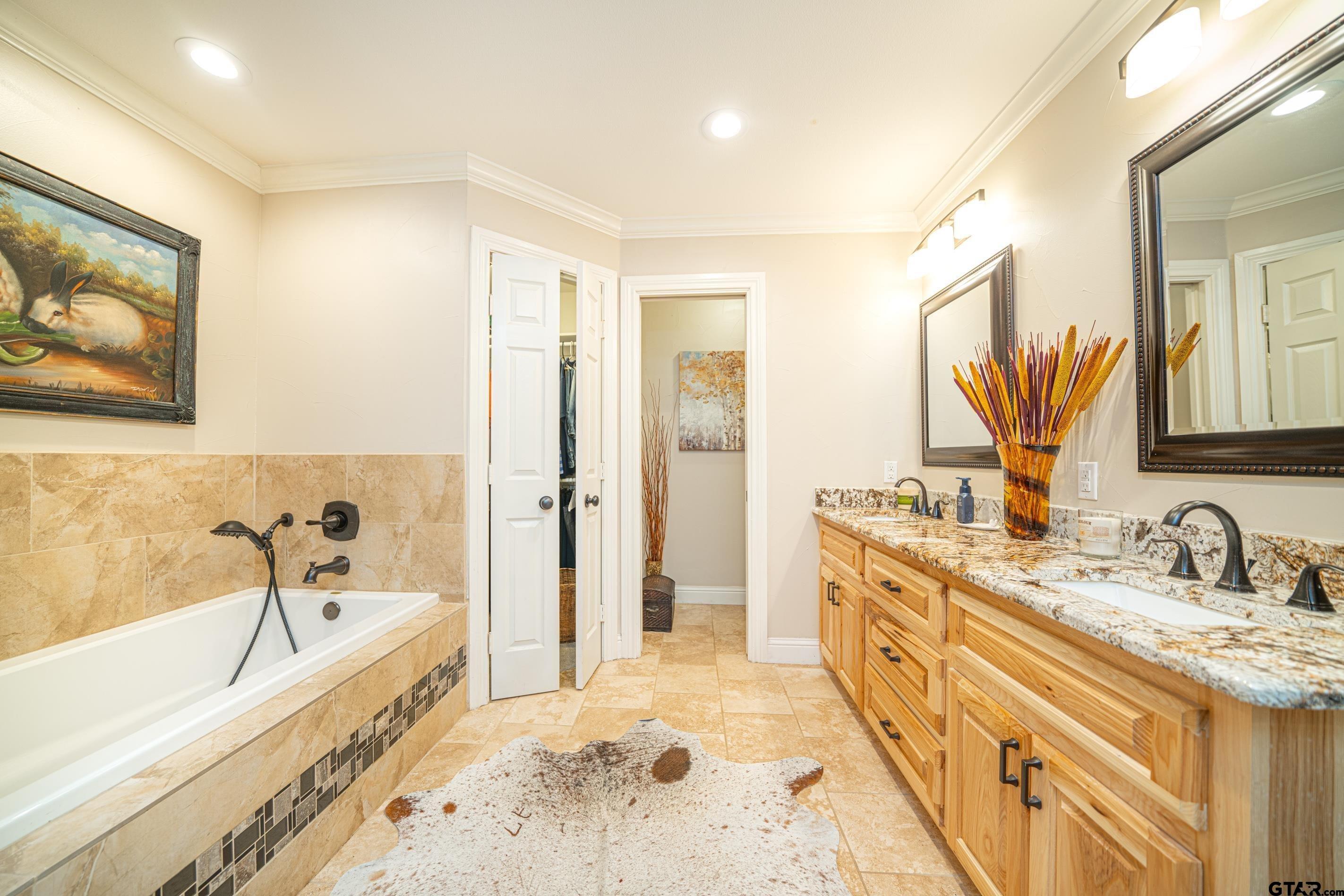 Located in the sought-after Tall Tree subdivision just across the stre – image 18