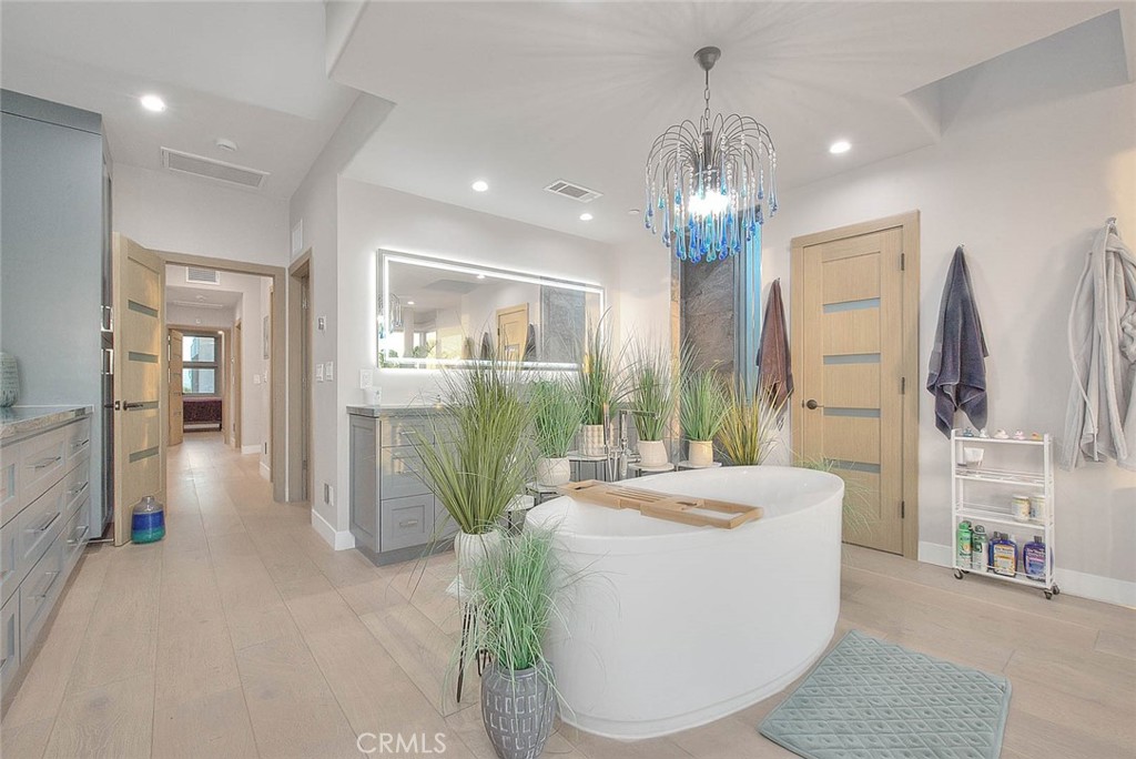 99 99 A Surfside, Surfside, California, 90743, USA, 4 Bedrooms Bedrooms, ,4 BathroomsBathrooms,Residential,For Sale,99 A Surfside,CV26025098