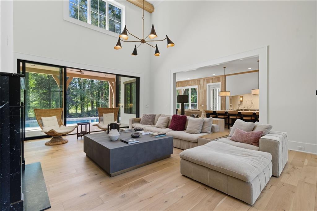 Beautiful Custom Home on gorgeous estate lot in exclusive Milton. This – image 18