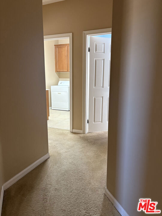 Stunning 5-bedroom, 4-bathroom, 2-story single-family home in the high – image 25