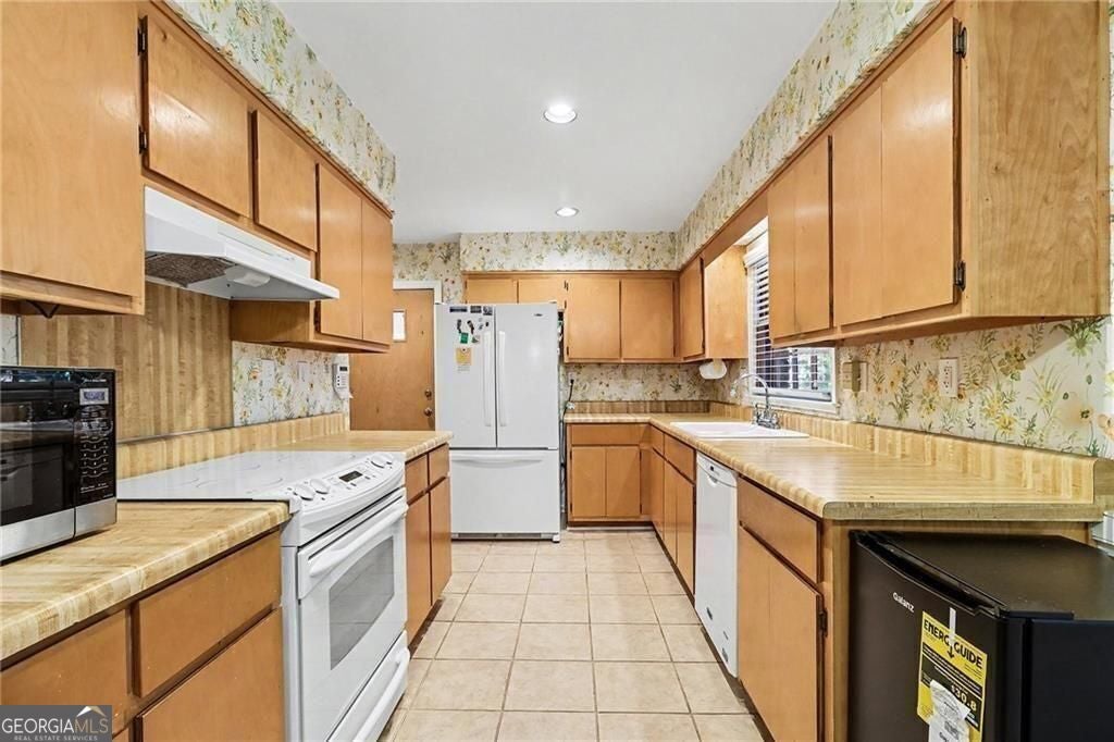 Classic four bedroom ranch in the Lakeside High School district. Step – image 7