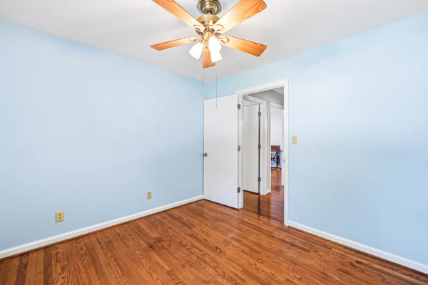 Welcome to this beautiful home that’s gleaming with pride and perfecti – image 41