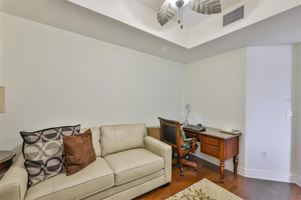 331 331 Cleveland St # 702, Clearwater, Florida, 33755, USA, 2 Bedrooms Bedrooms, ,2 BathroomsBathrooms,Residential,For Sale,331 Cleveland St # 702,TB8520869
