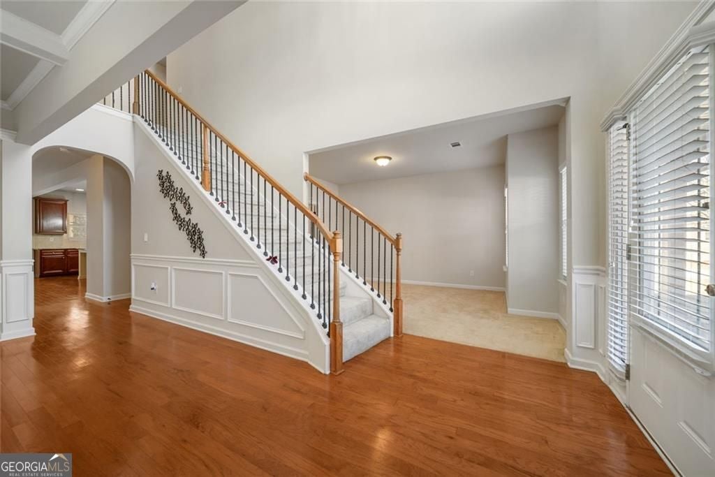 Timeless curb appeal and solid construction define this beautifully ma – image 8