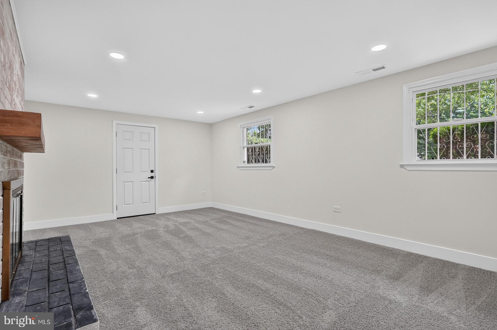 Beautifully Renovated Single-Family Home in Sought-After Kettering – 5 – image 33