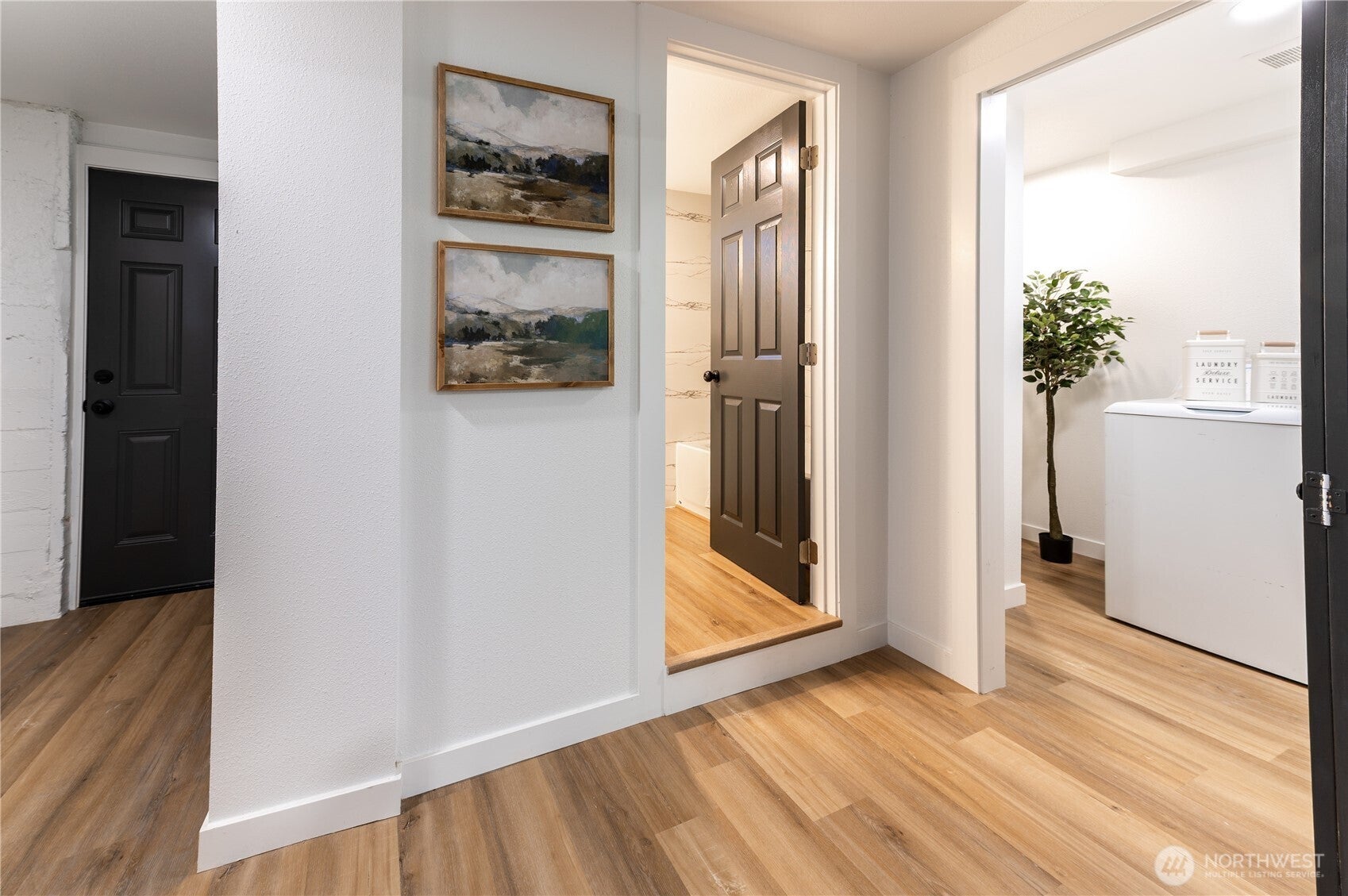 Price reduced!!! Fully remodeled in-town Snohomish with rare daylight – image 16