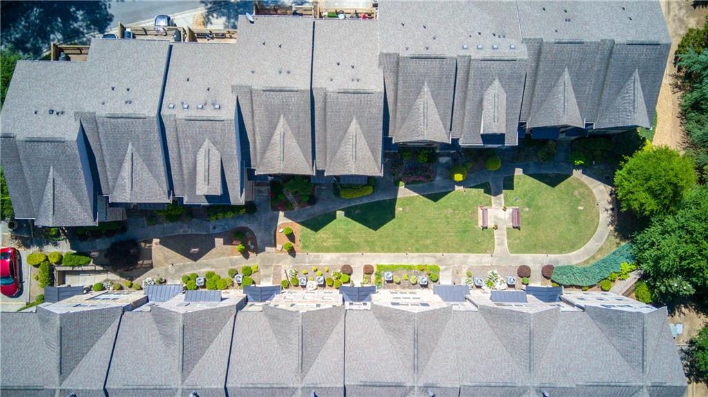 Tucked away in the quiet and welcoming 24-unit community of Brandly Ha – image 33
