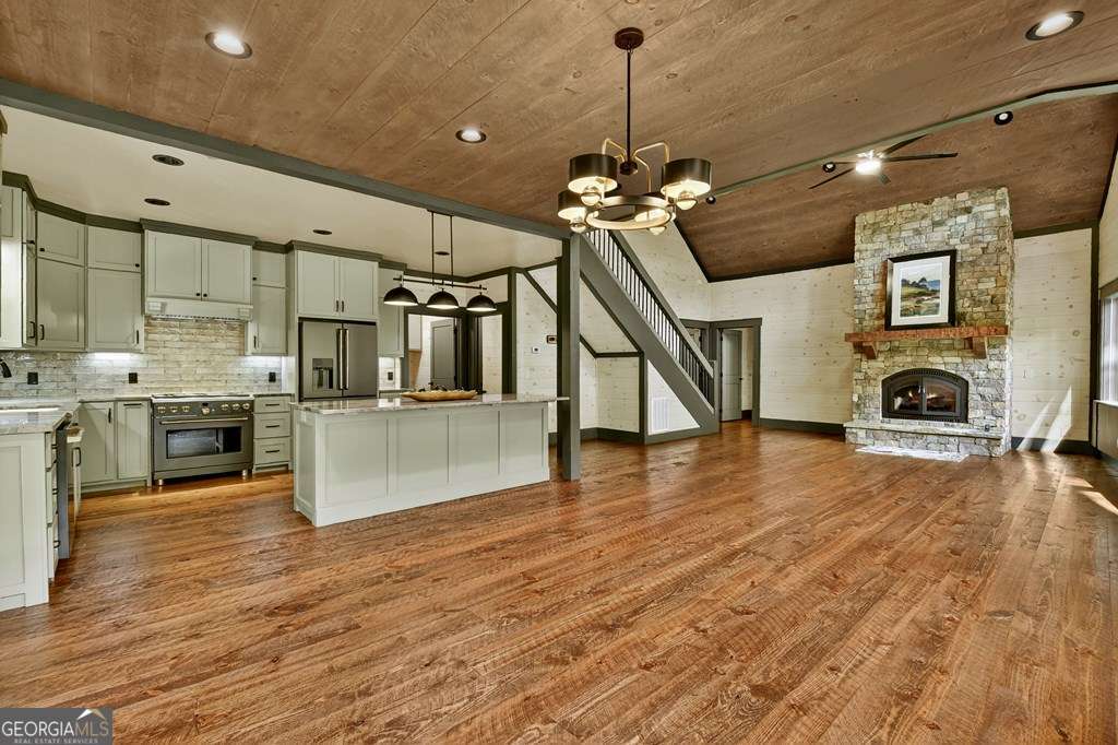 Welcome to your Private RIVERFRONT DREAM HOME on the shimmering shores – image 12