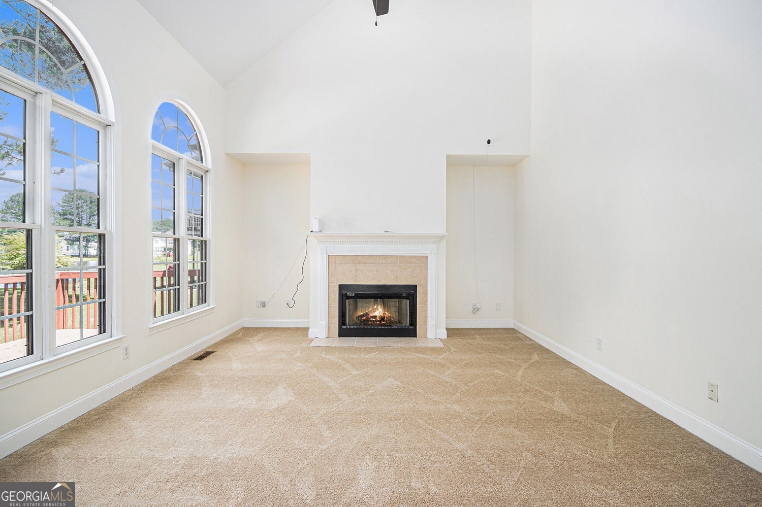 Fully finished basement with refined lakefront living in this beautifu – image 36
