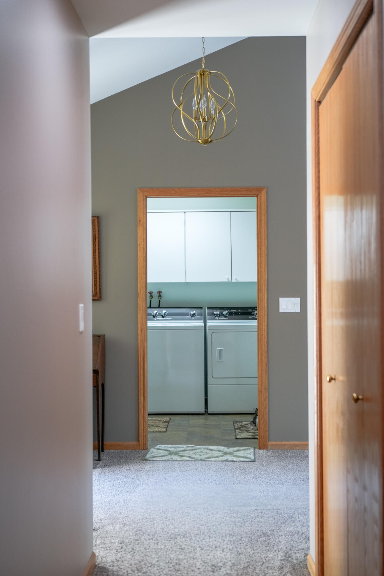 This one-owner ranch home on Lake Huron offers a perfect blend of comf – image 10