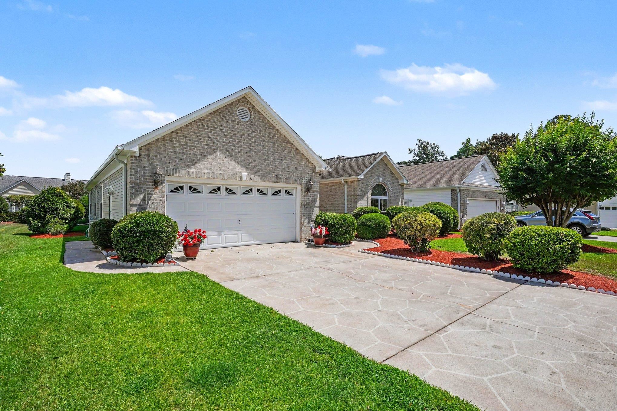 Do not miss this gorgeous updated 3 bed 2 bath single level home locat – image 2
