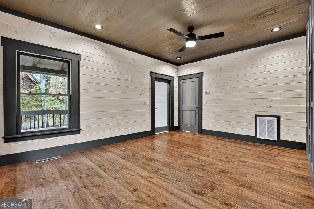 Welcome to your Private RIVERFRONT DREAM HOME on the shimmering shores – image 43