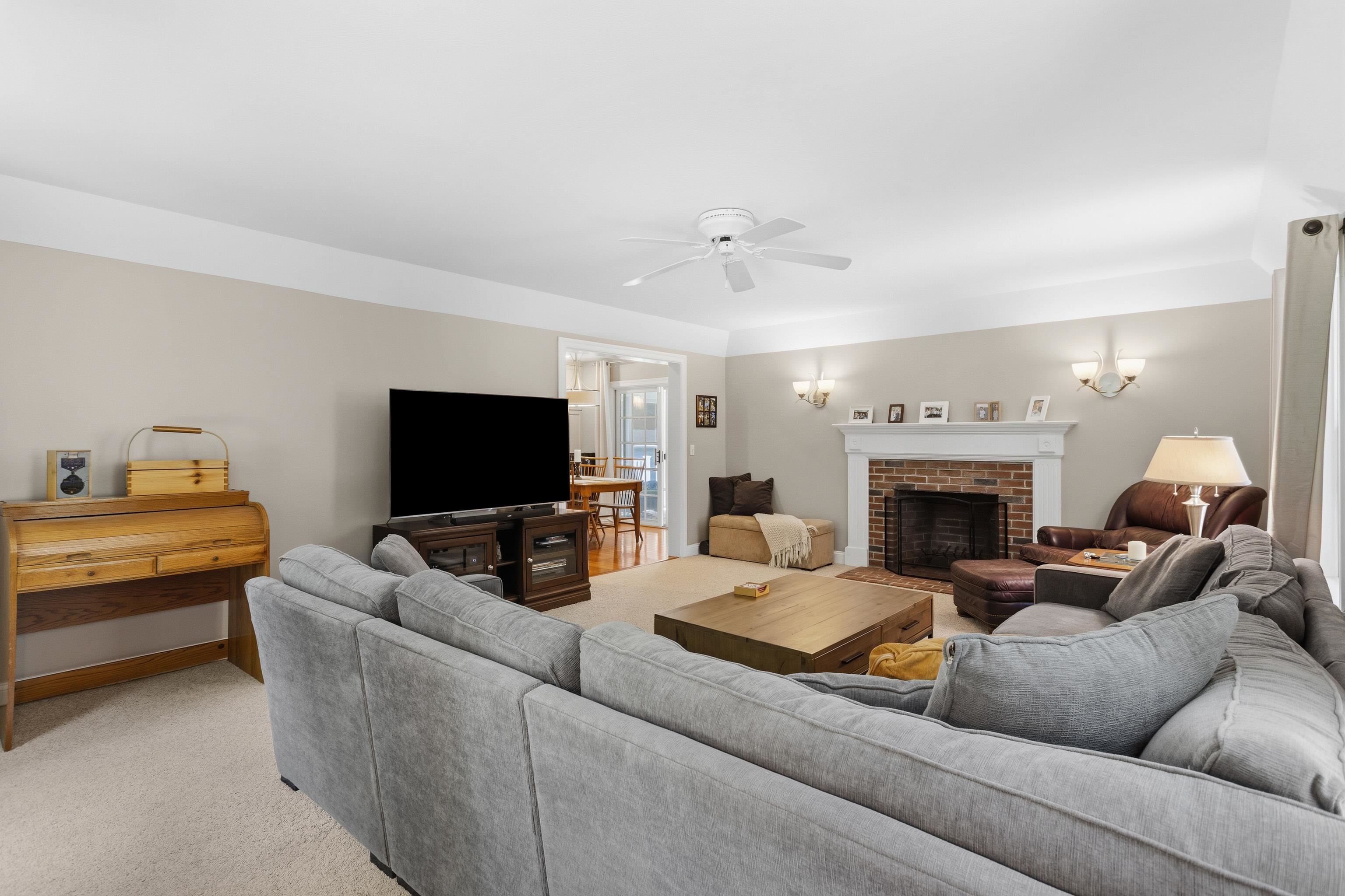 7 7 Premier Drive, Londonderry, New Hampshire, 03053, USA, 4 Bedrooms Bedrooms, ,3 BathroomsBathrooms,Residential,For Sale,7 Premier Drive,5096108