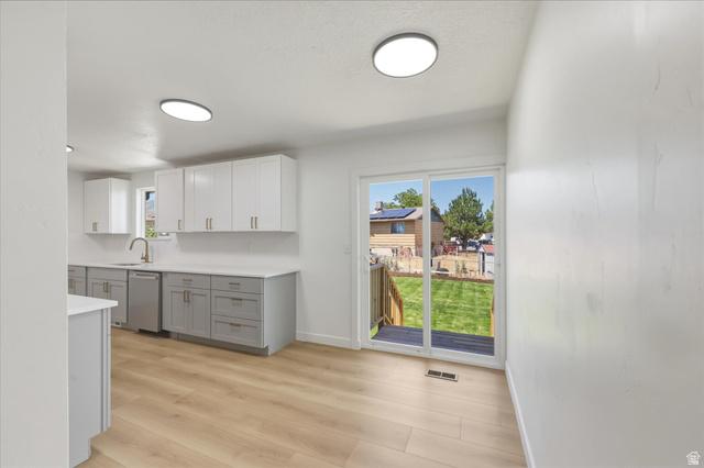 This home is move-in ready! Extra kitchen for extra income. New roof! – image 8