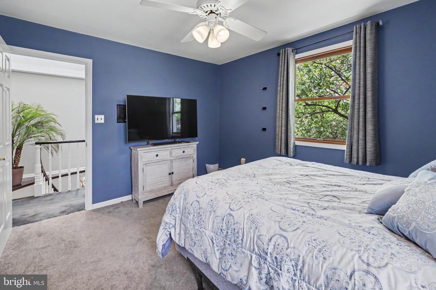 Located in the Ridley school district, dont wait to see this spacious, – image 28