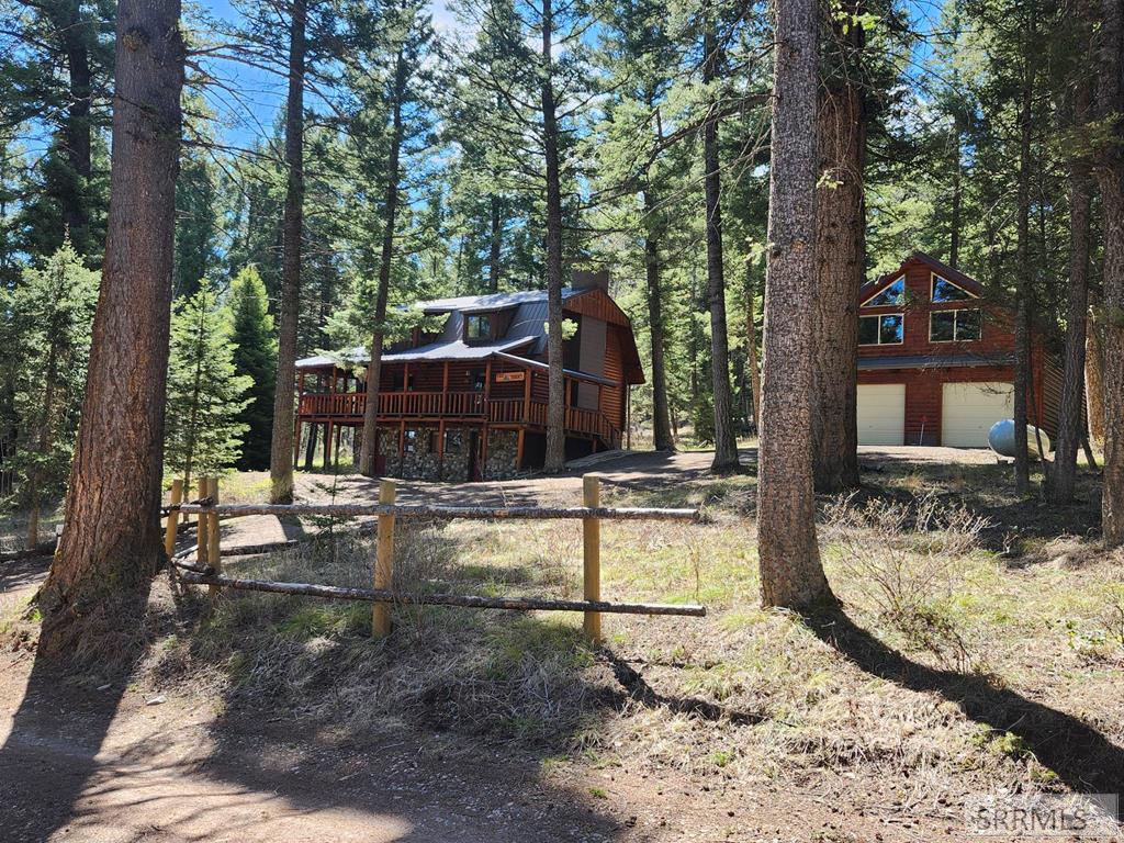 IMMACULATE LOG CABIN - AMAZING HIGH END FURNISHINGS INCLUDED - BORDERS – image 63