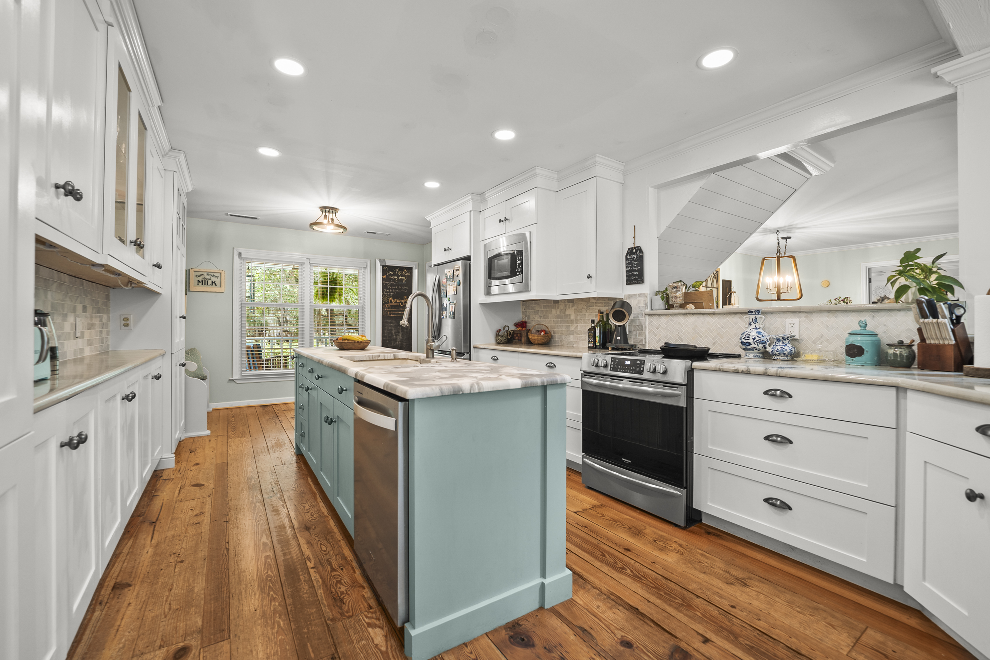 One of a kind, Lowcountry Living! This beautiful house sitting amongst – image 19