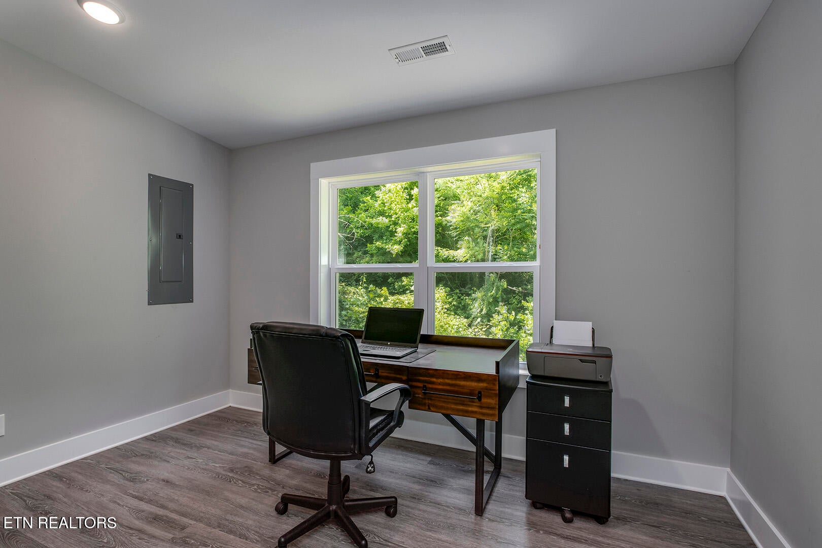 880 880 Skyline Drive, Harriman, Tennessee, 37748, USA, 3 Bedrooms Bedrooms, ,4 BathroomsBathrooms,Residential,For Sale,880 Skyline Drive,6c9e6ce5-d78a-4ae4-a55c-fa9f55