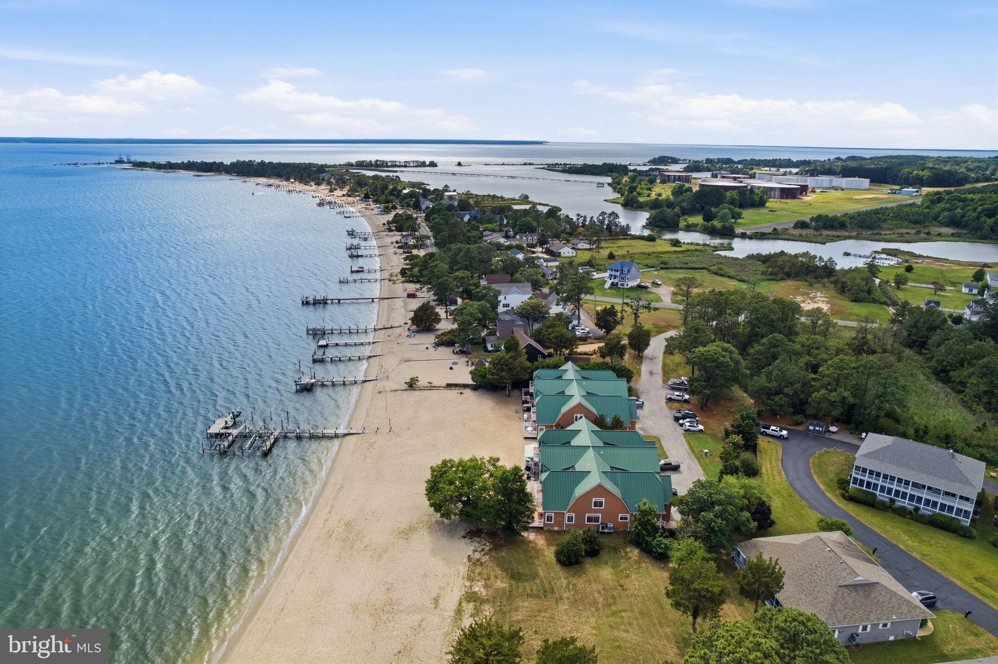 Enjoy effortless waterfront living in Southern Maryland from this prem – image 1