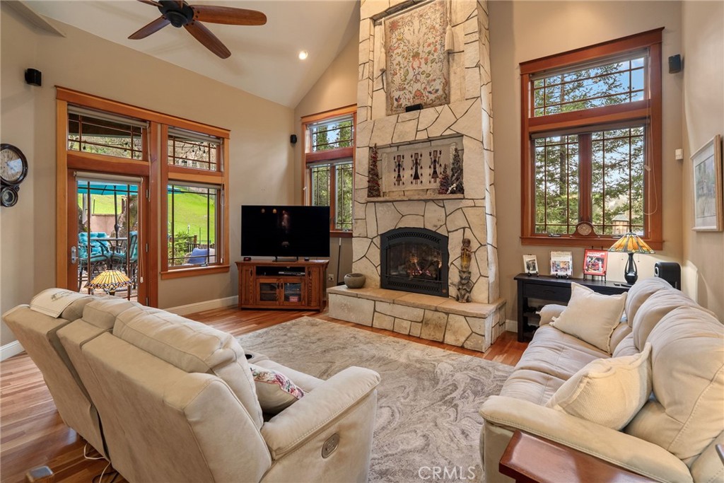 Located on the desirable West Side of Paso Robles, this custom-built 2 – image 15