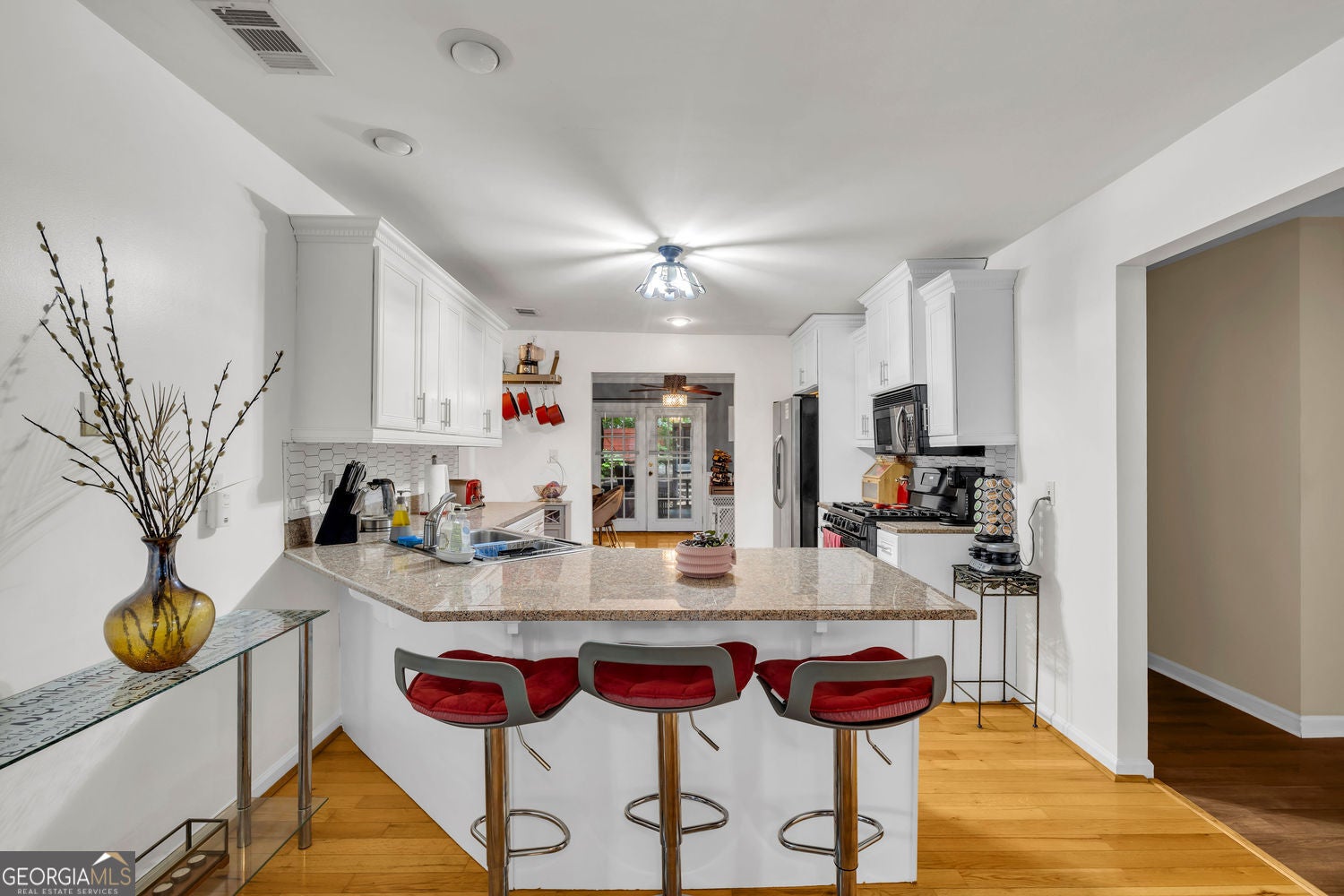 Come see this Grant Park Bungalow KITCHEN. LIVING ROOM AND BEDROOM/OFF – image 2