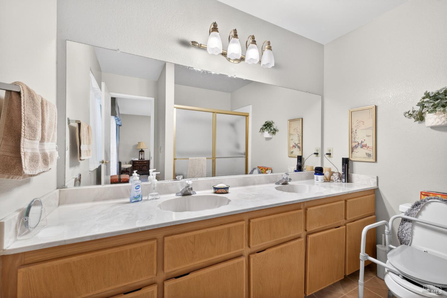 Welcome to 274 Beech Avenue, a beautifully maintained single-story hom – image 31