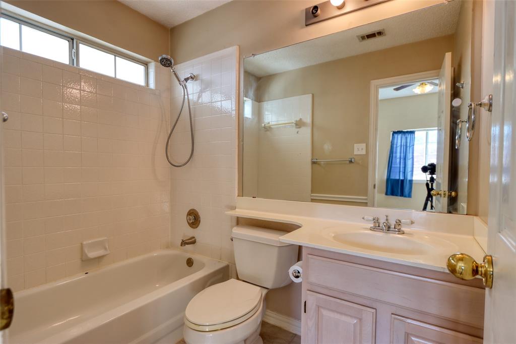 6521 6521 Lynch Lane, Garland, Texas, 75044, USA, 5 Bedrooms Bedrooms, ,4 BathroomsBathrooms,Residential,For Sale,6521 Lynch Lane,21163465
