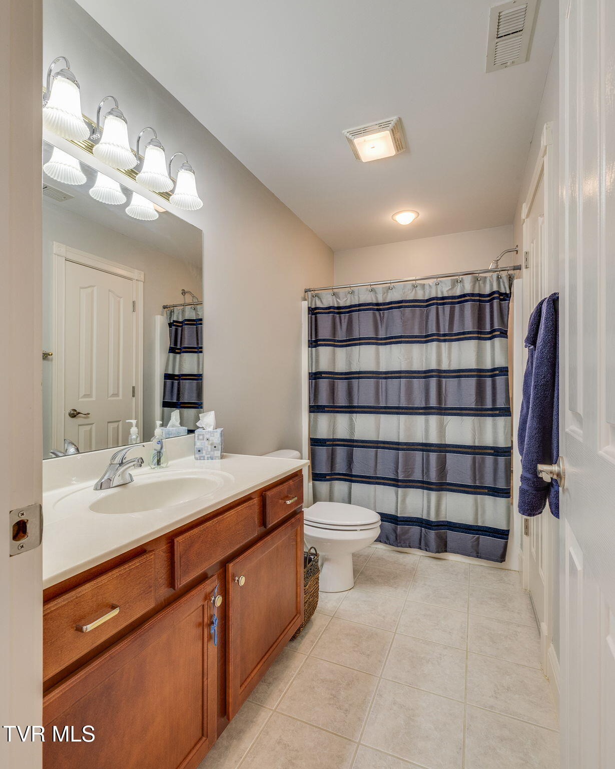 1 1 Honeysuckle Court, Johnson City, Tennessee, 37615, USA, 5 Bedrooms Bedrooms, ,5 BathroomsBathrooms,Residential,For Sale,1 Honeysuckle Court,6a0f69c9-074f-47a6-872e-868ad5