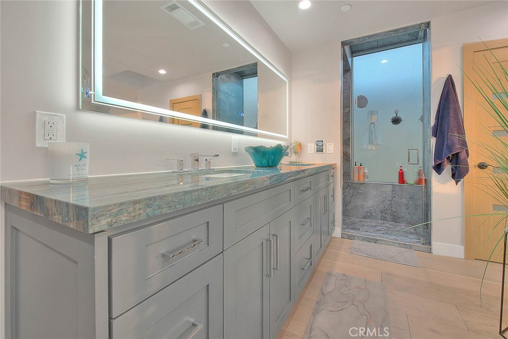 99 99 A Surfside, Surfside, California, 90743, USA, 4 Bedrooms Bedrooms, ,4 BathroomsBathrooms,Residential,For Sale,99 A Surfside,CV26025098