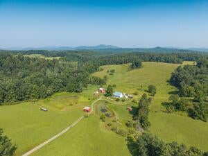 Offering One of the Most Beautiful Farms in Nicholas County A Rare opp – image 20