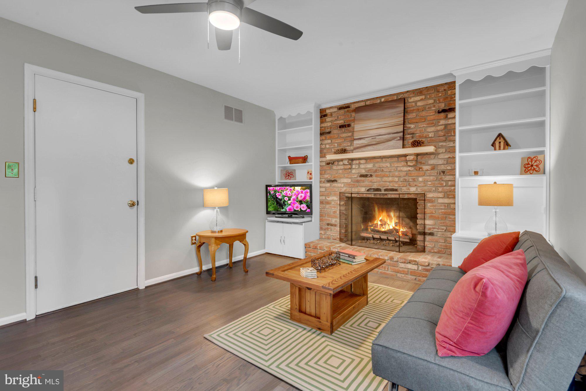 Well Cared for Home in Foxmoor located in a Cul-De-Sac. Fresh Paint, W – image 17