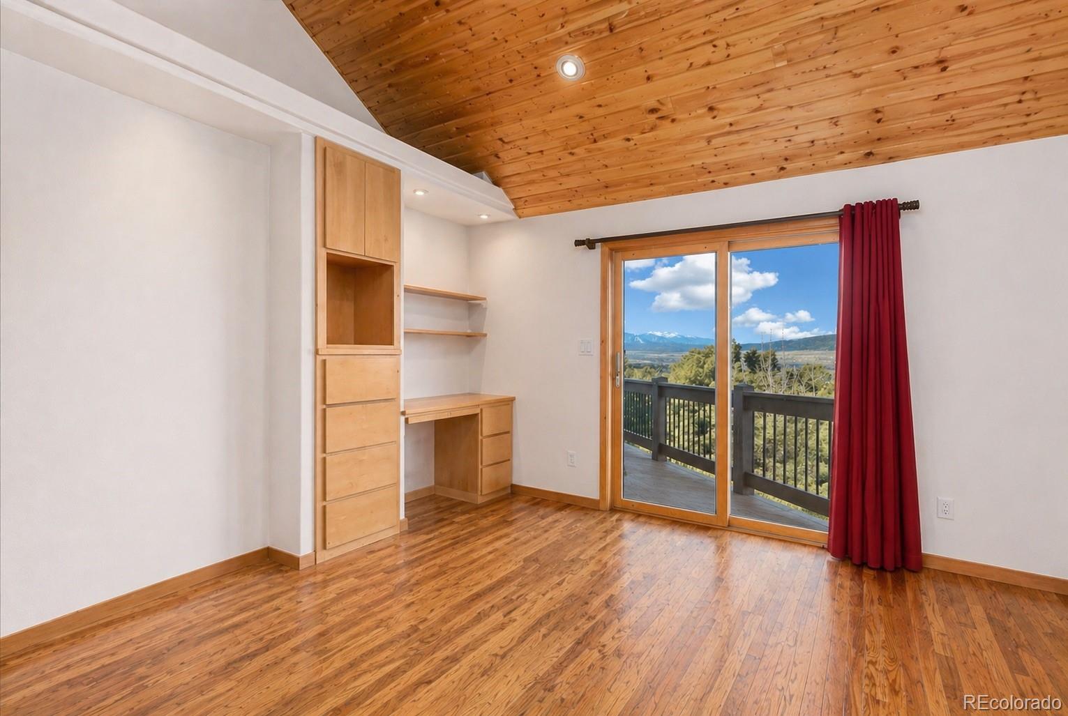 Mountain Contemporary Living with Big Views in Cherokee Heights. Set o – image 26