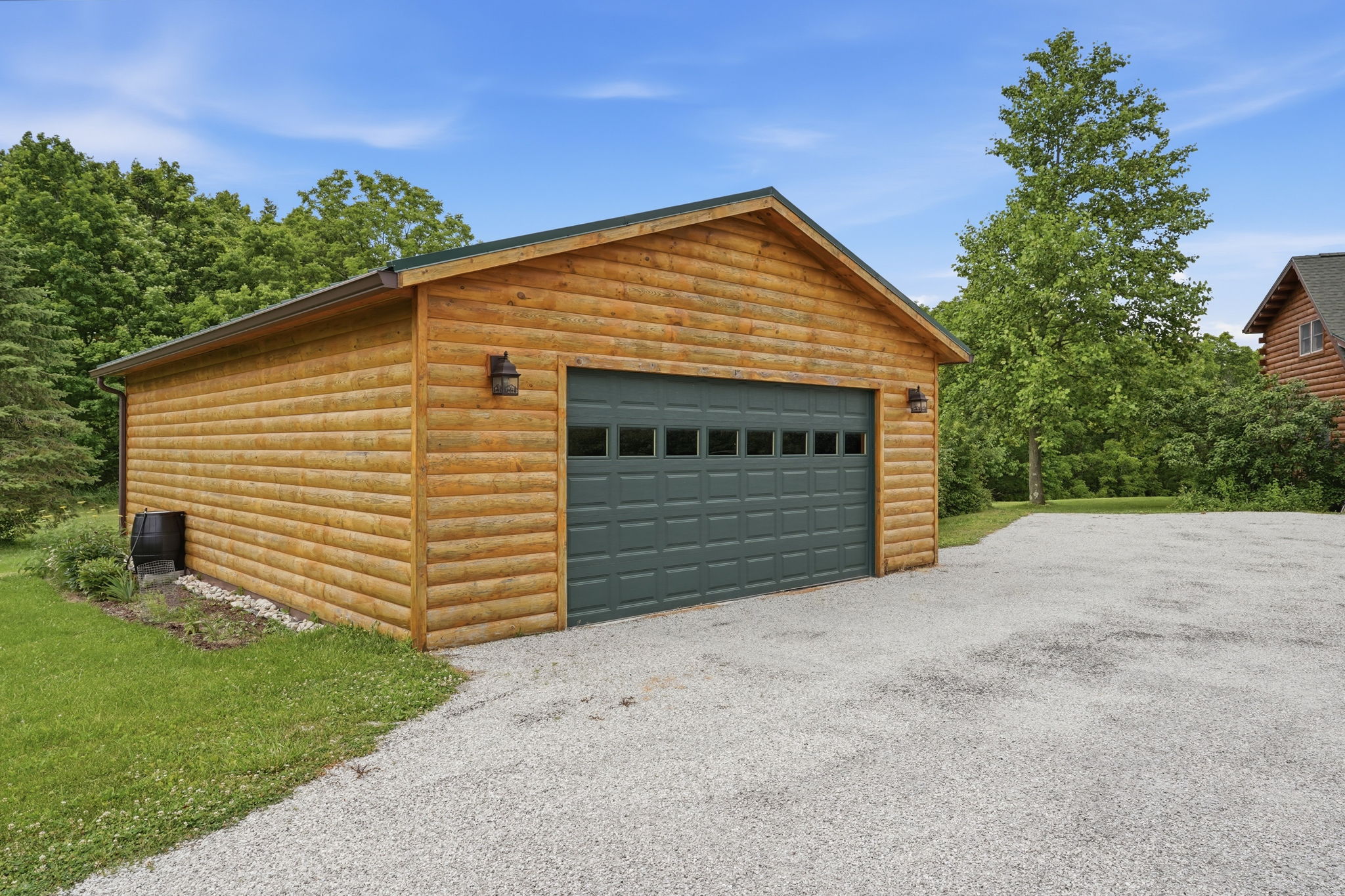 Log Cabin Retreat on 5 AcresEscape to your own private oasis tucked aw – image 34