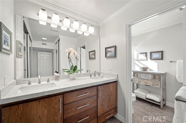Rarely available first-row end-unit residence in Dana Points highly so – image 15