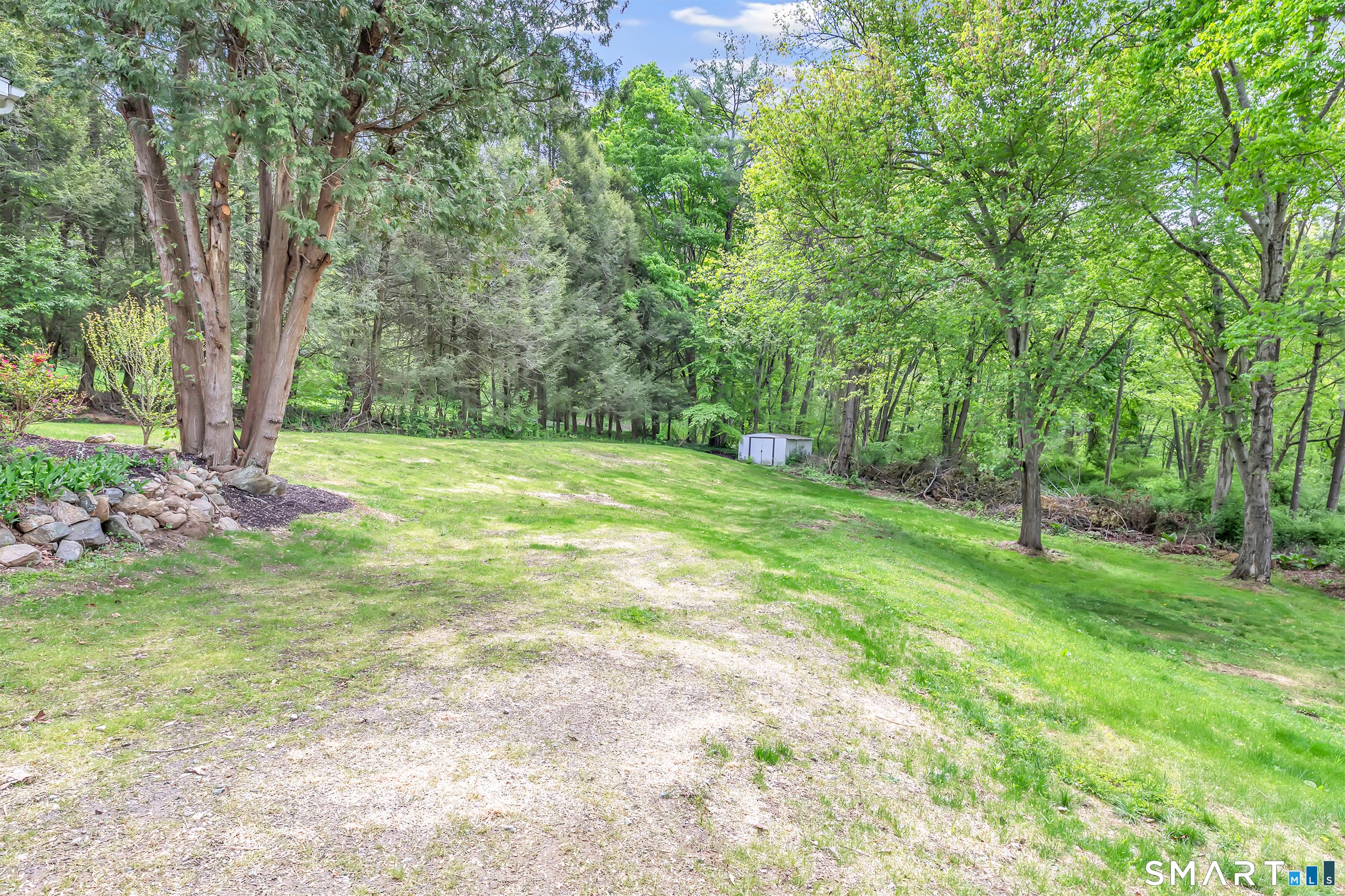 Welcome to 7 Longview Road, located in the desirable Sandy Hook sectio – image 36