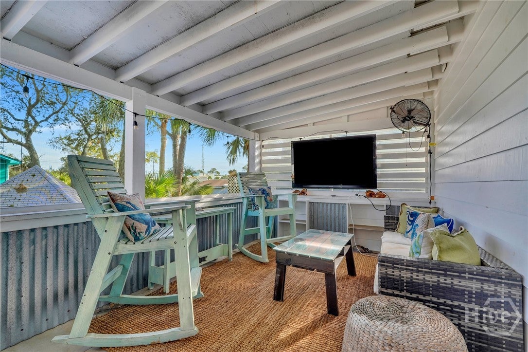 Charming raised, restored cottage in the heart of Tybee -a perfect ble – image 36