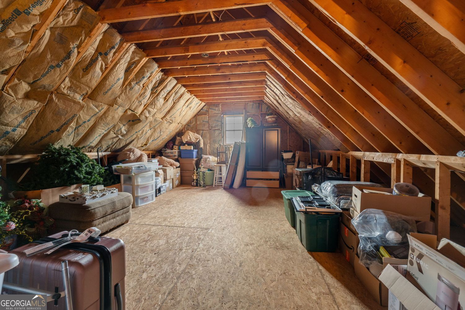 No HOA or restrictions! Full basement w/in-law suite! All Brick! Come – image 35