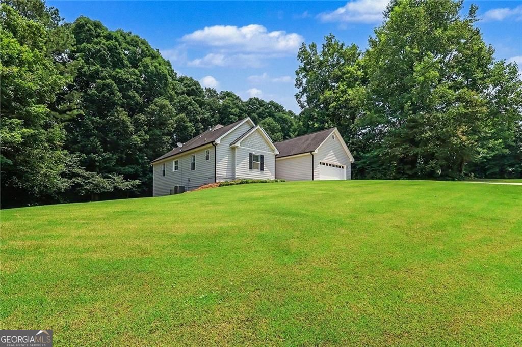 Welcome to this stunning home in beautiful Grayson, Georgia. Professio – image 63