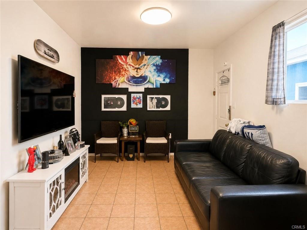 8617 8617 Ivy St, Los Angeles, California, 90002, USA, 5 Bedrooms Bedrooms, ,Residential,For Sale,8617 Ivy St,MB26135921