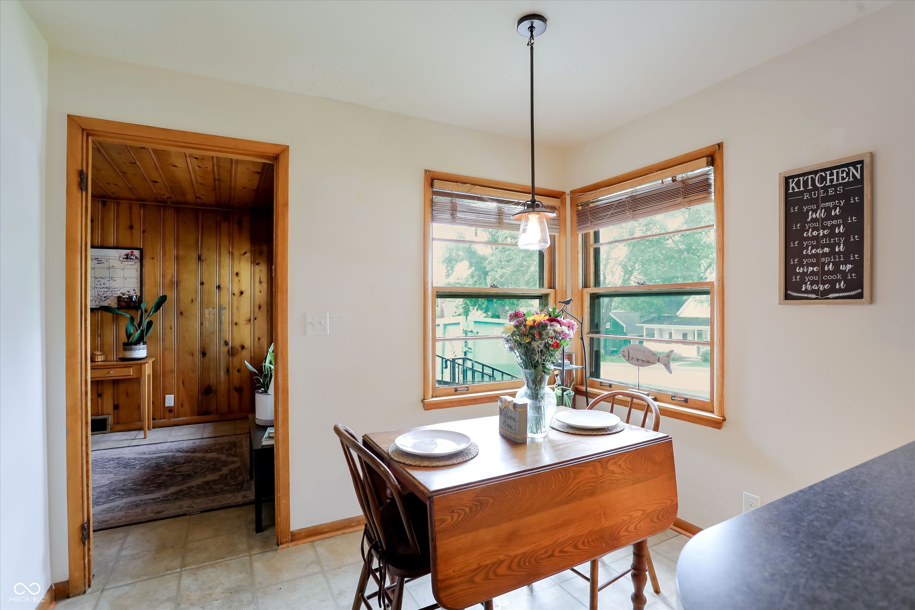 410 410 W Ash Street, Zionsville, Indiana, 46077, USA, 3 Bedrooms Bedrooms, ,2 BathroomsBathrooms,Residential,For Sale,410 W Ash Street,3dd59809-0021-48b9-a32f-4220e5