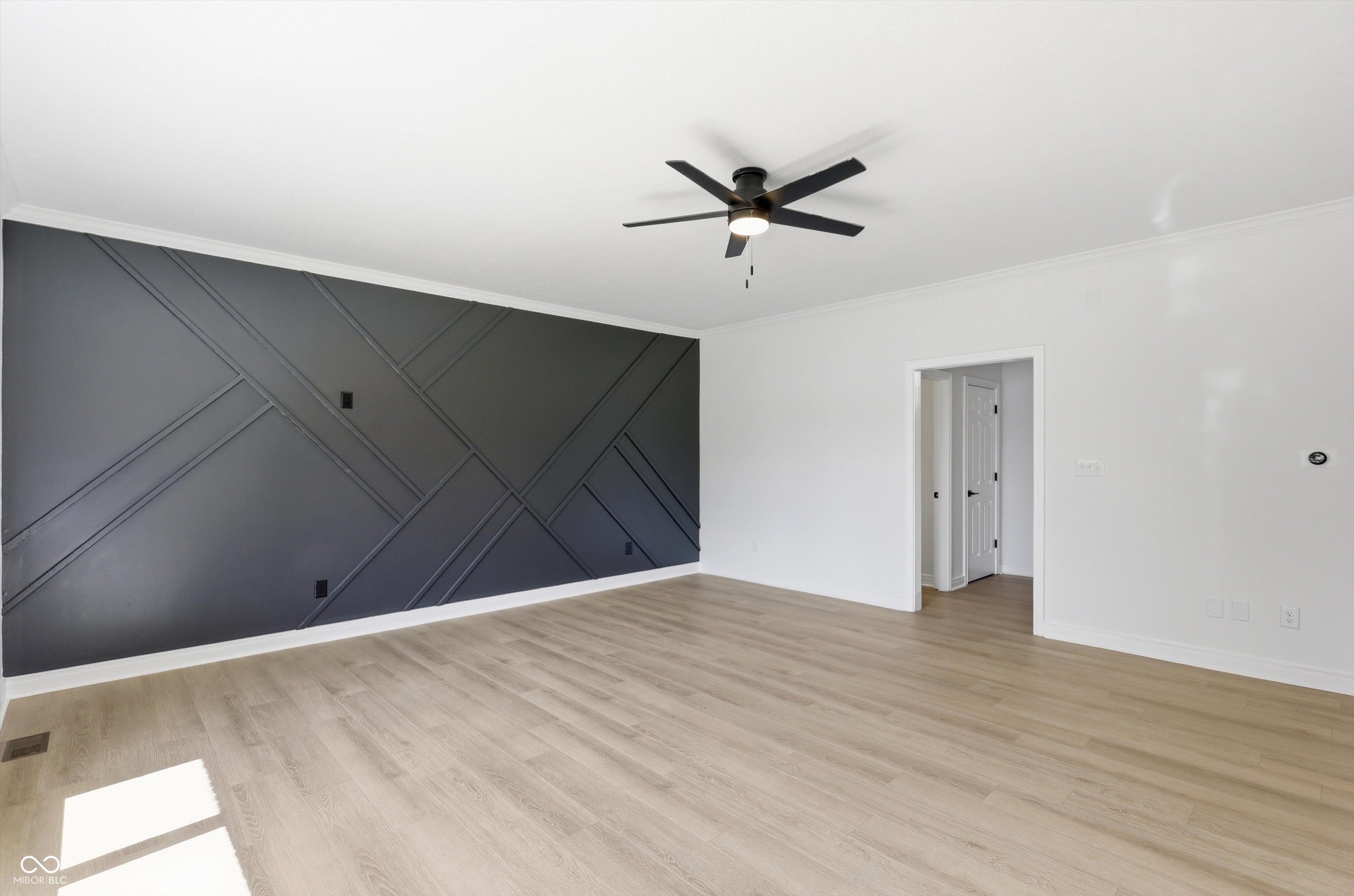 Welcome to this beautifully updated home in the highly sought-after Wa – image 31