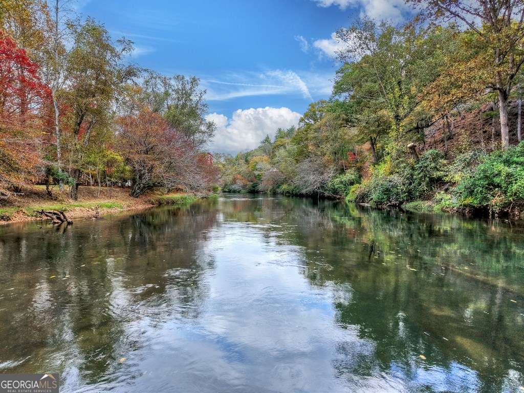Welcome to your Private RIVERFRONT DREAM HOME on the shimmering shores – image 16
