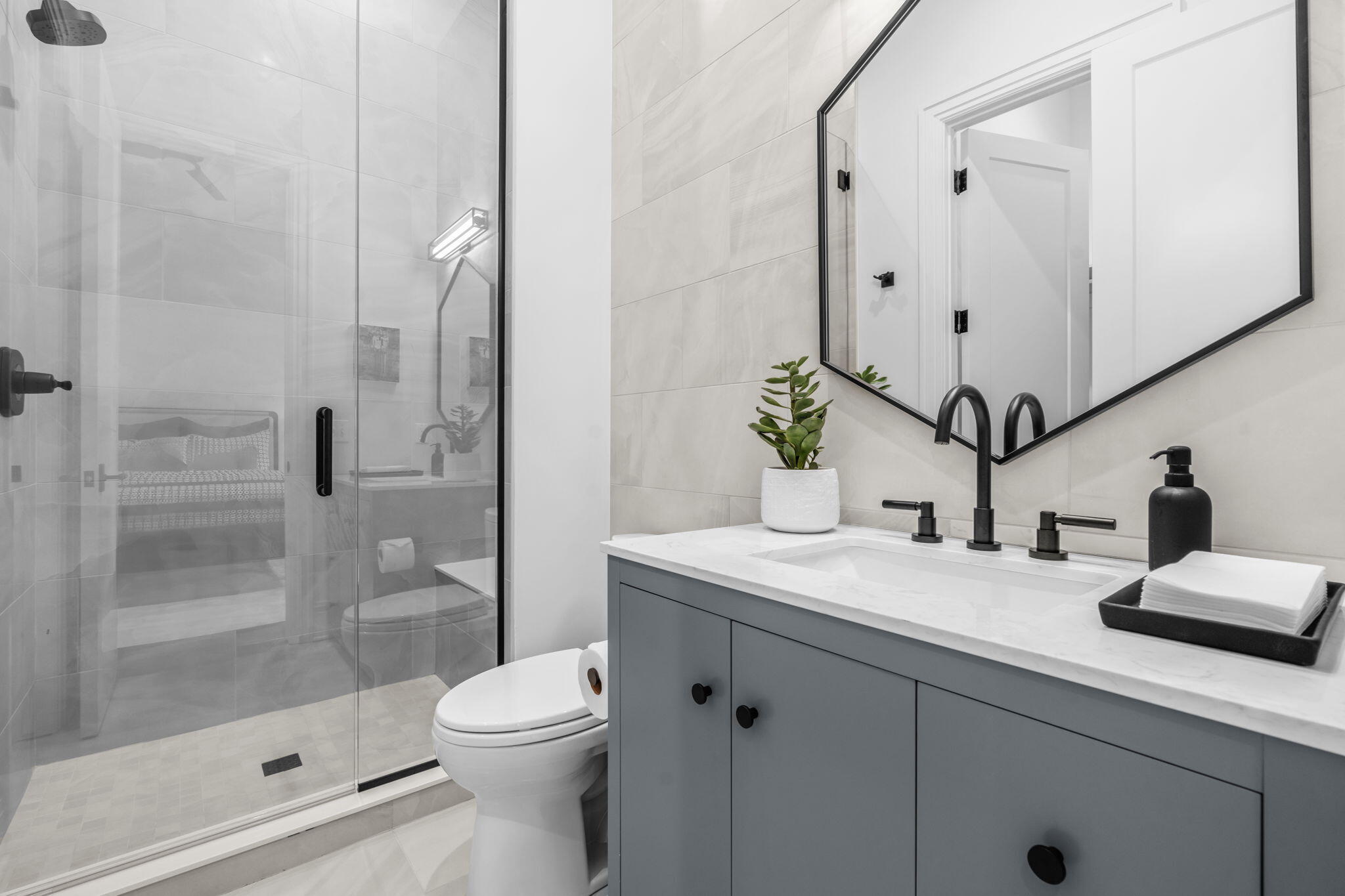 Behind the private gates of Gaslight Estates sits this exceptional, cu – image 35