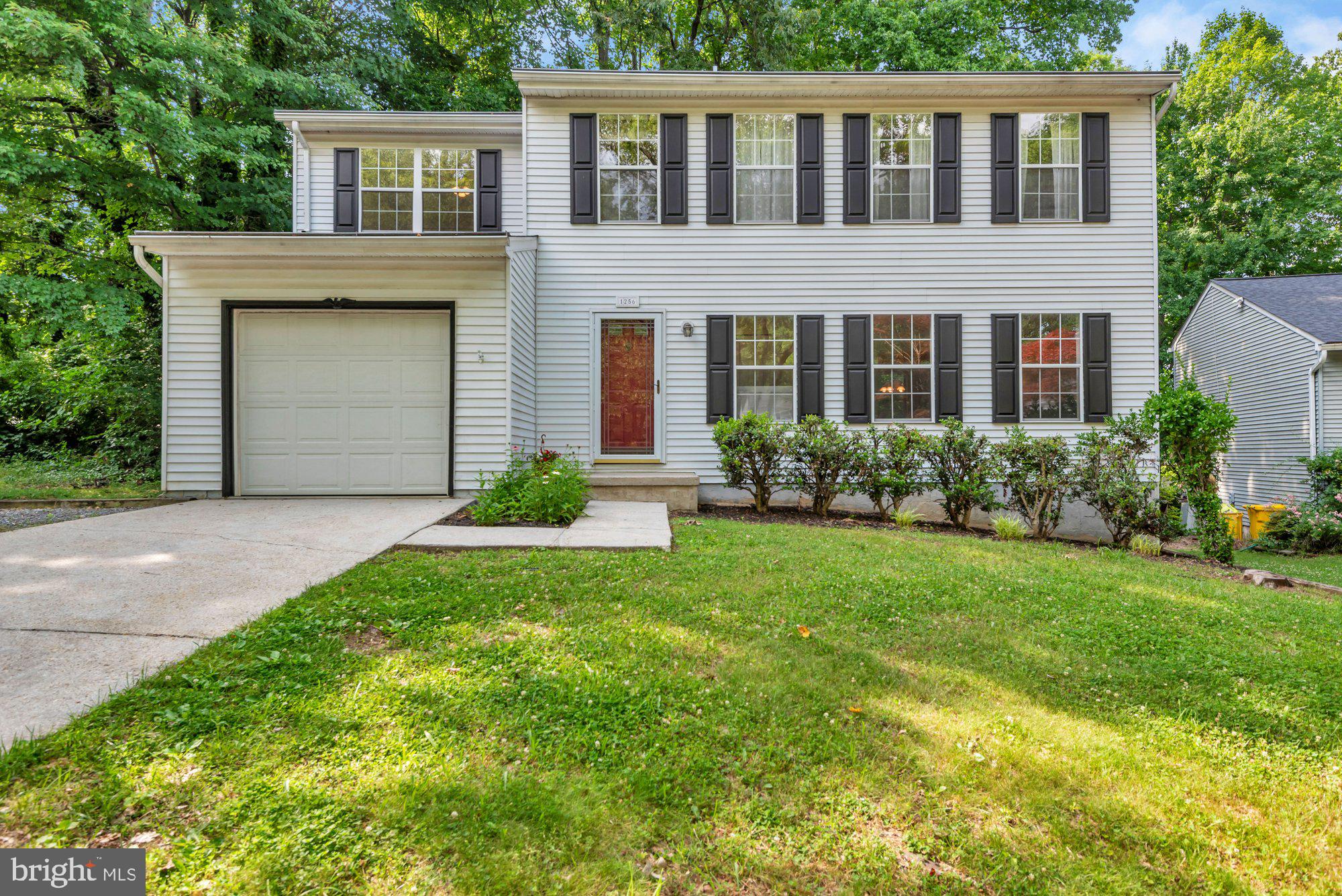 Well Cared for Home in Foxmoor located in a Cul-De-Sac. Fresh Paint, W – image 2