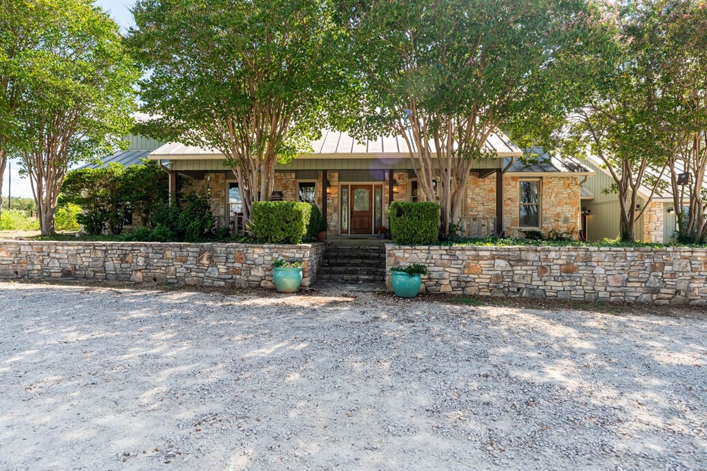 Unrestricted 3-acre property designed with homesteading & self-suffici – image 10